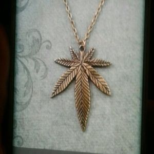 Hemp Leaf Chain ppq& Pendant